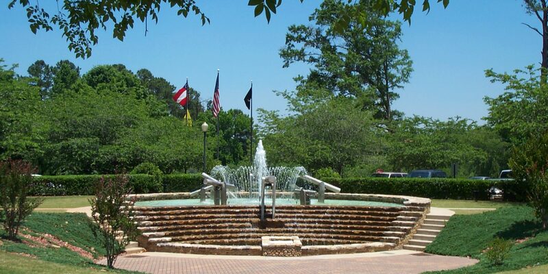 Peachtree City, Georgia golf cart paths and community