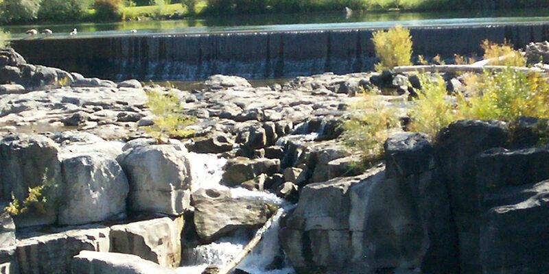 Idaho Falls, Idaho with Snake River falls